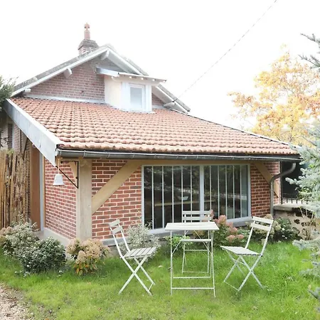 Garden By La Boite En Apartman